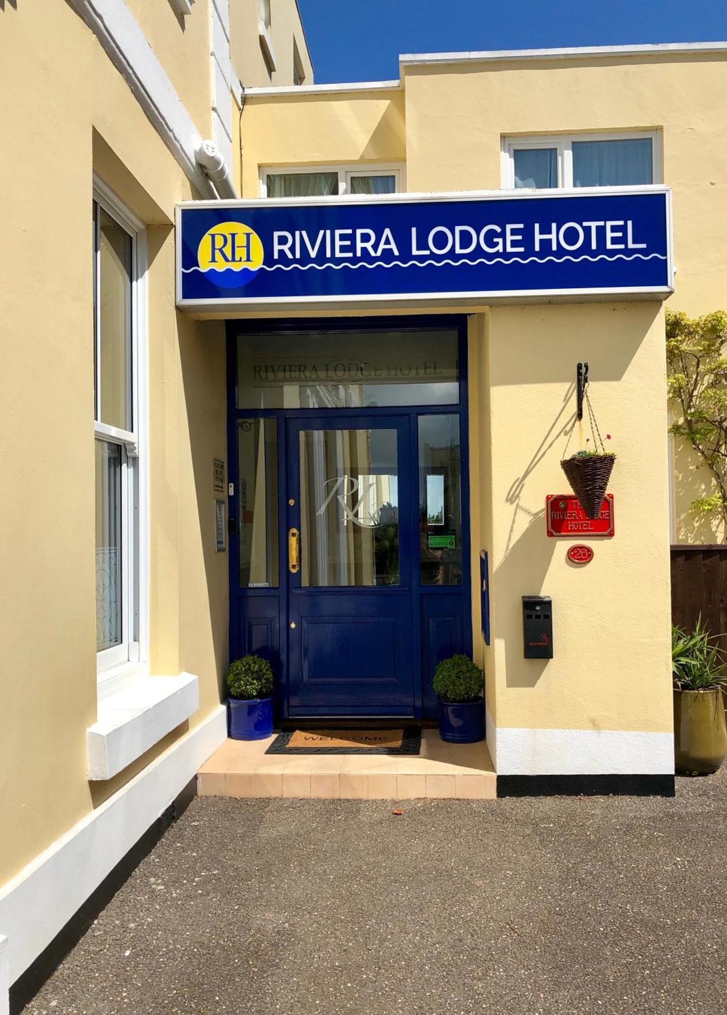 Riviera Lodge Hotel Торки Екстериор снимка